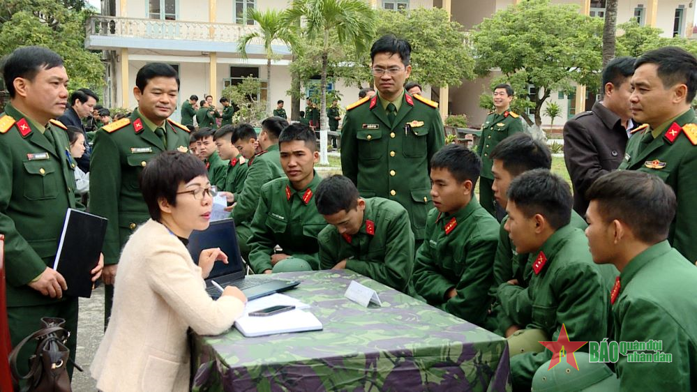 Bộ CHQS tỉnh Ninh Bình phổ biến chế độ chính sách cho quân nhân xuất ngũ năm 2024